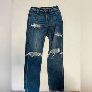 American Eagle Mom Jeans 2 reg